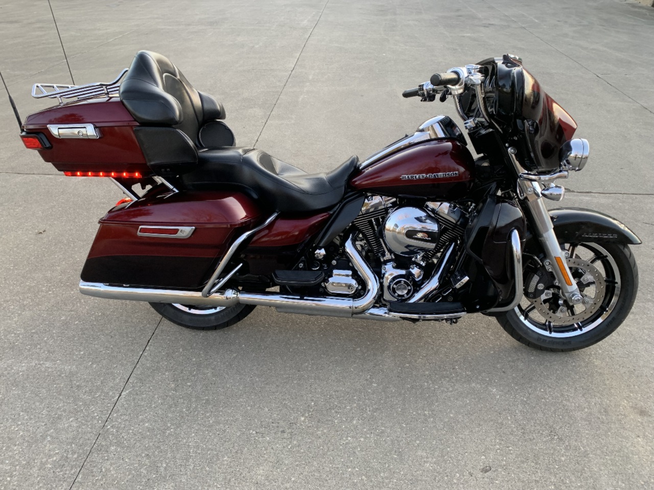2015 Harley-Davidson FLHTK Electra Glide Ultra Limited 